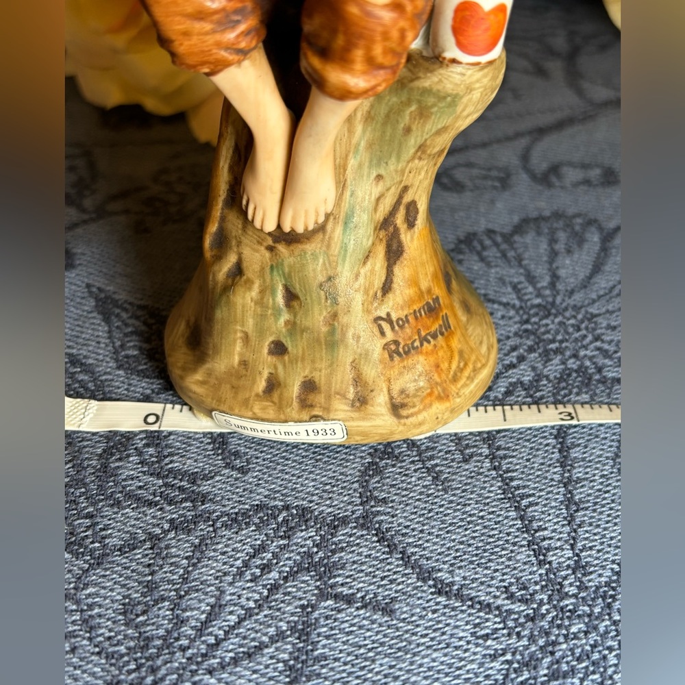 Norman Rockwell porcelain “Summertime 1933” size 6”x 2 1/2” excellent condition - Picture 8 of 8
